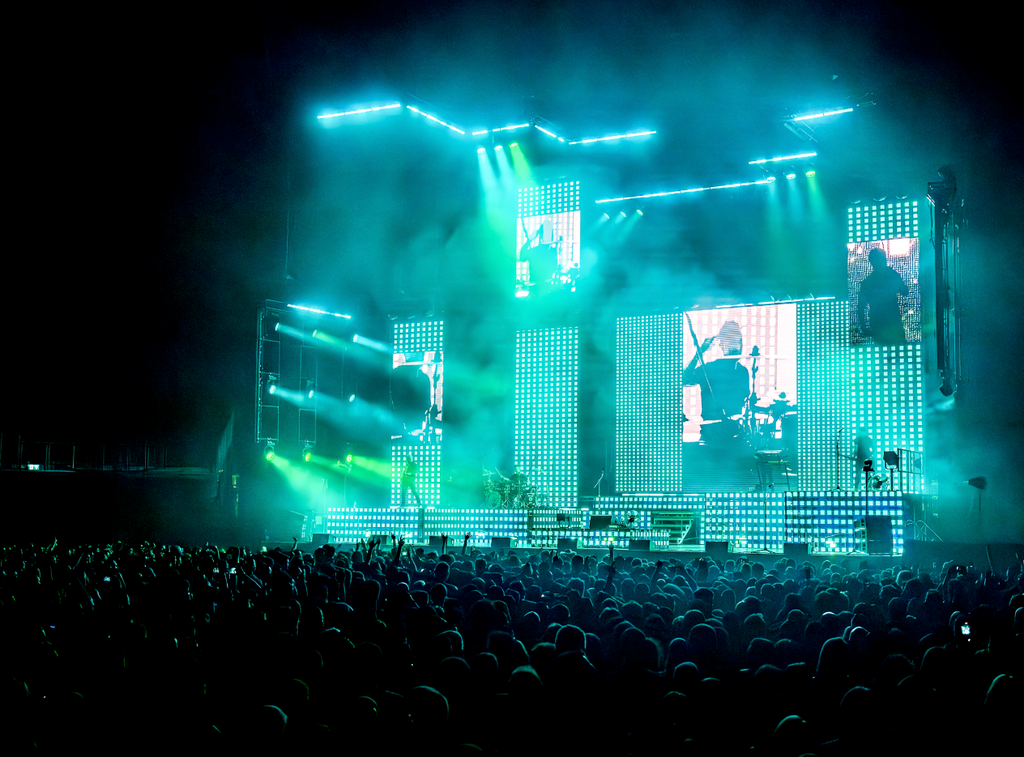 6-Song Release Strategy with Parallel Promotion